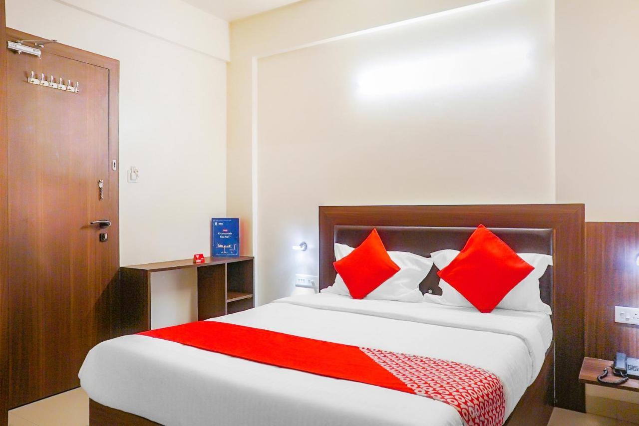 Oyo 15541 Pearl Inn Pune Exterior foto